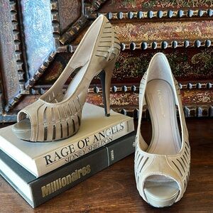 BCBG Leather Heel 💗 NWT